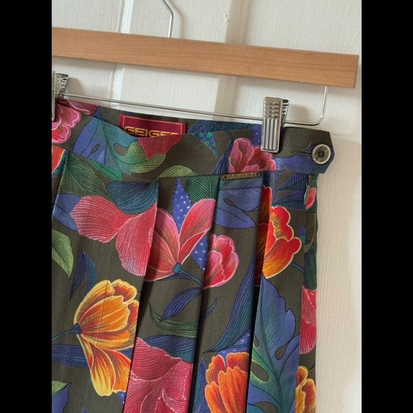 Vintage Geiger Floral Pleated Fully Lined Maxi Skirt 100% Wool Size 36 (US 6) - Picture 2 of 7